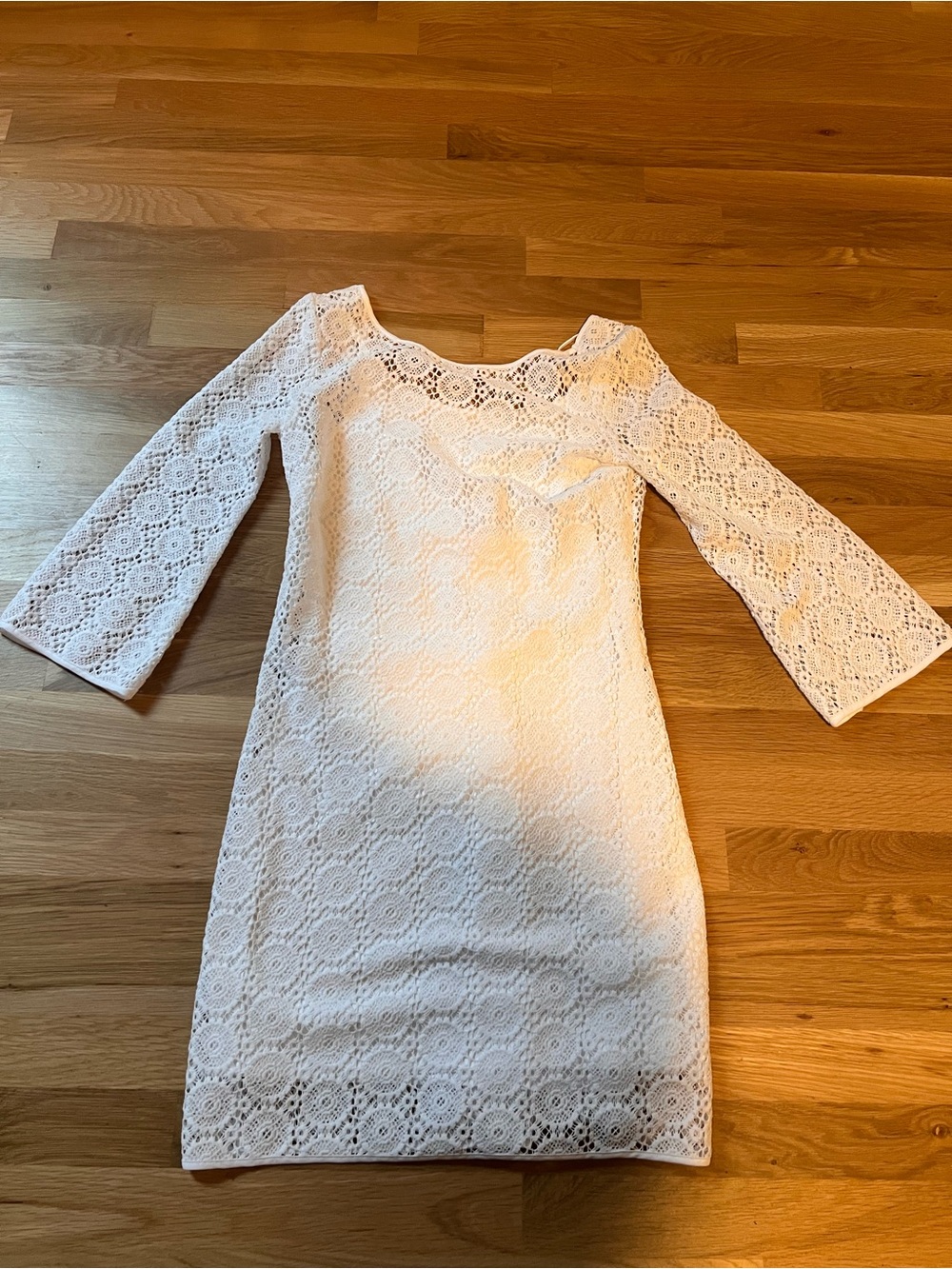 Lilly Pulitzer White Lace Shift Dress with Three-Quarter Sleeves